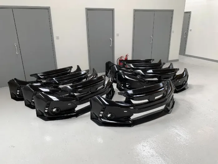 Batch of moulded carbon fibre panels